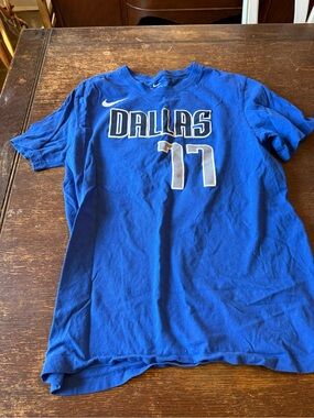 EUC Nike Dallas Mavericks Luka Doncic T-shirt size small